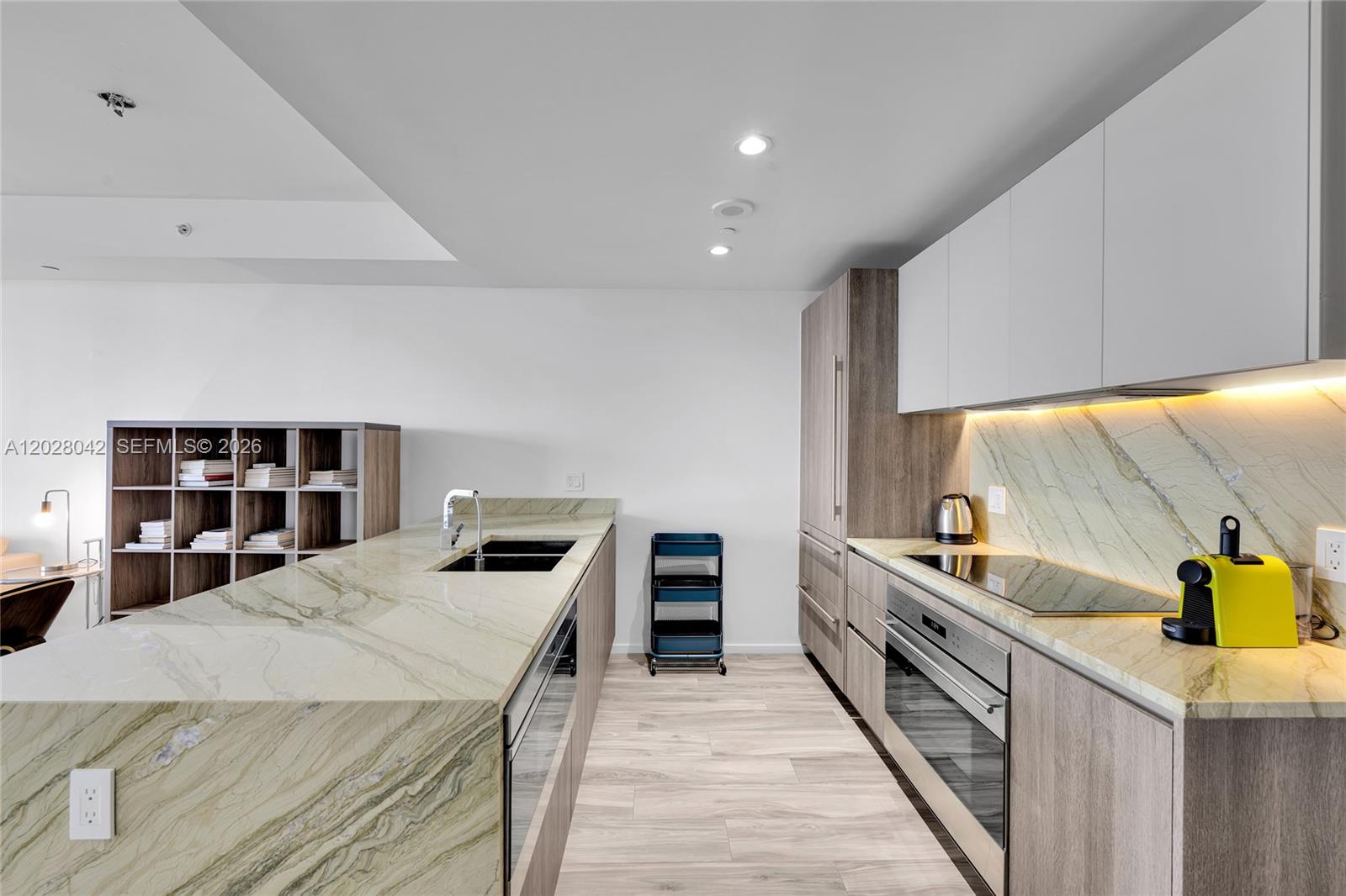 801 SMA RESIDENCES CONDO - Residential