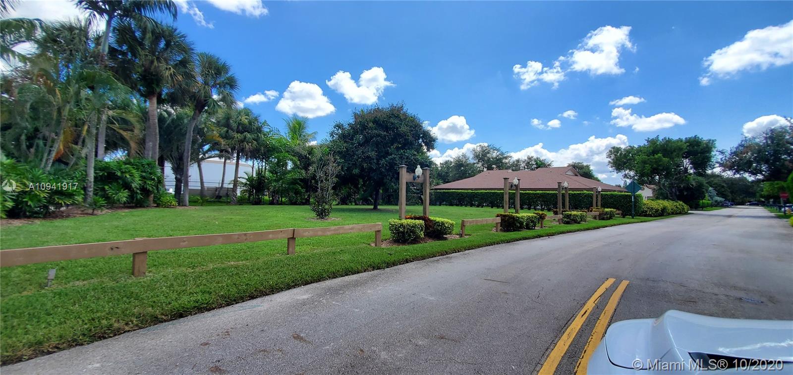 POLYNESIAN VILLAS - Residential