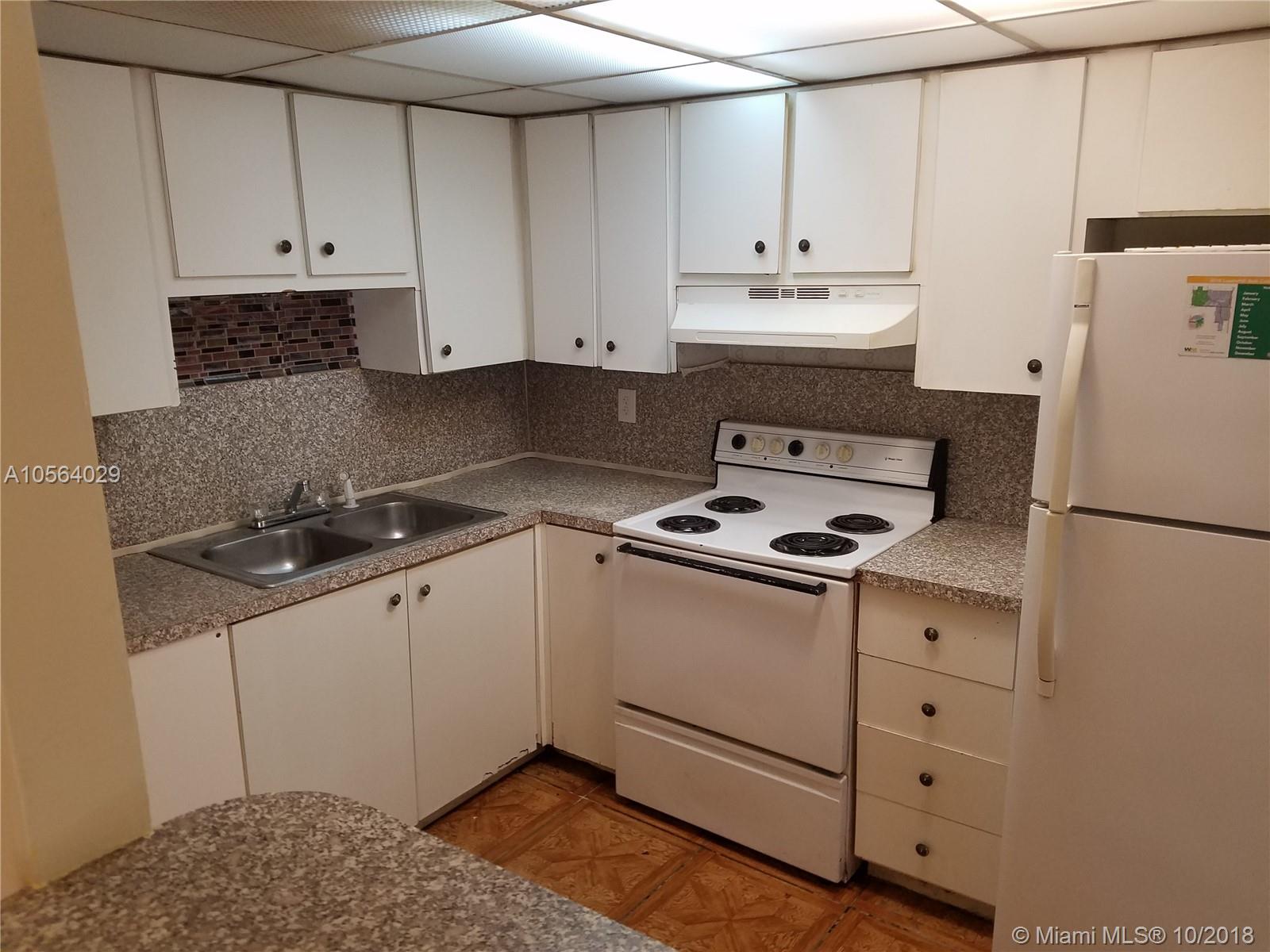 LAUDERHILL MANOR - Residential Lease