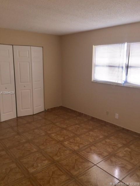 LAUDERHILL MANOR - Residential Lease