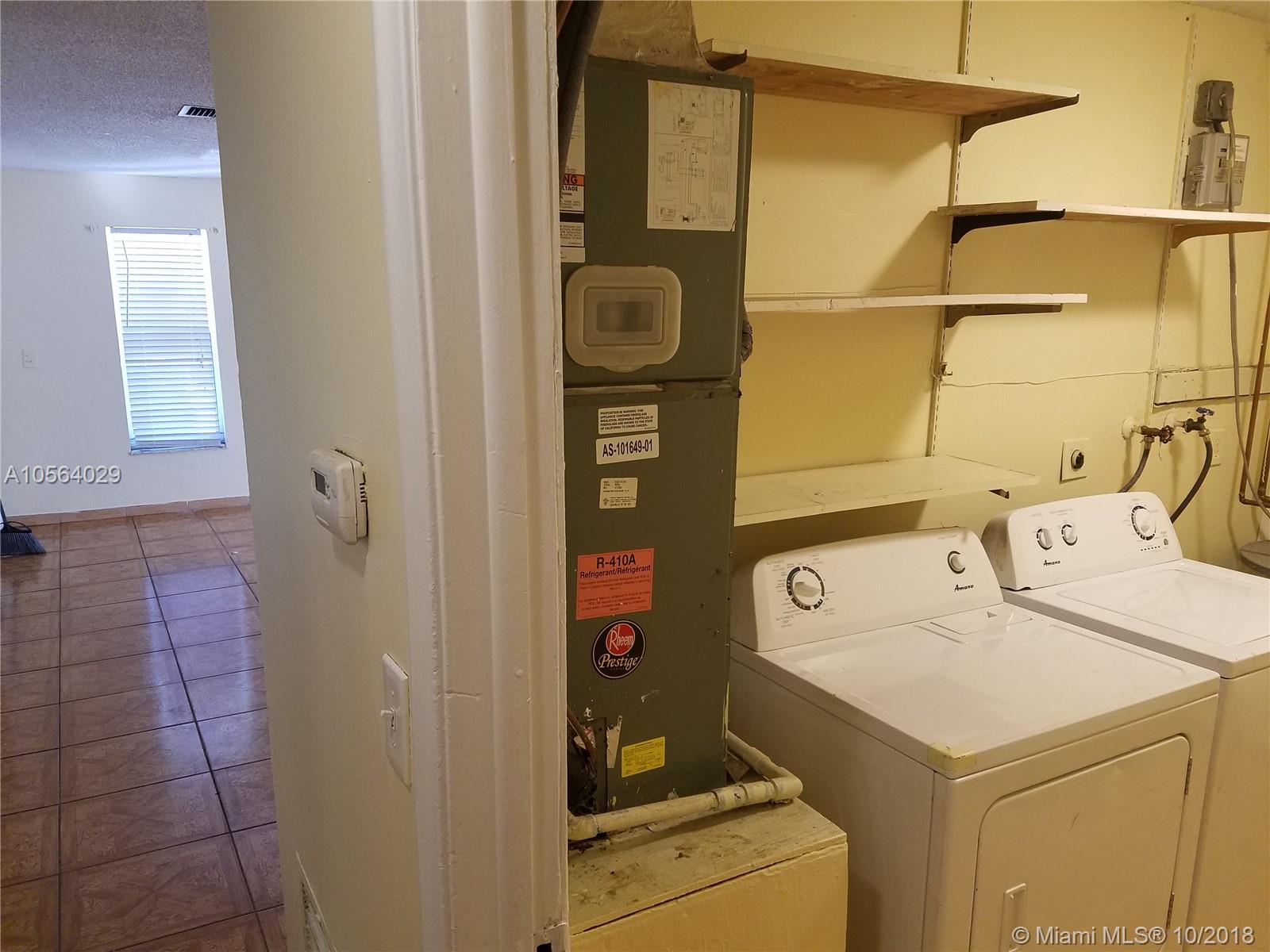 LAUDERHILL MANOR - Residential Lease
