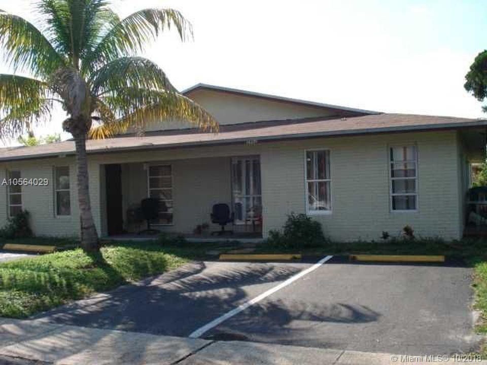 LAUDERHILL MANOR - Residential Lease