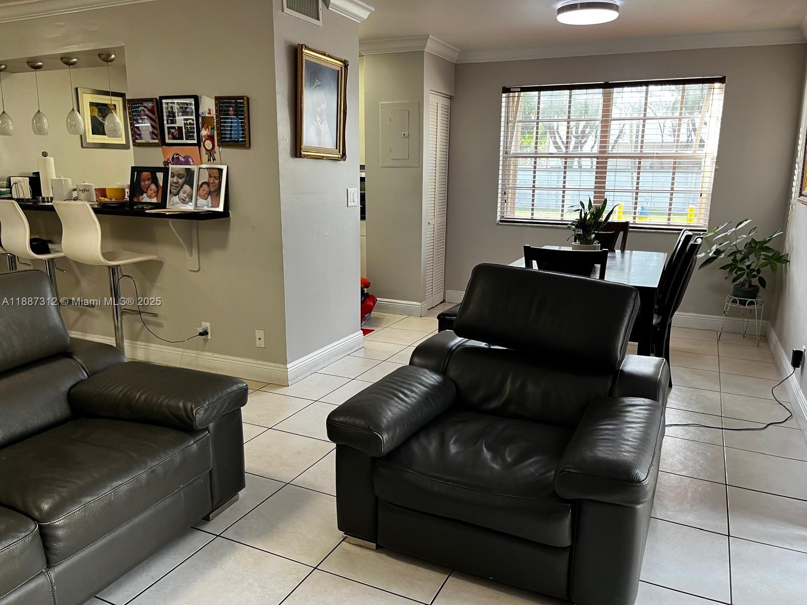 WINDMILL LAKES V CONDO - Residential