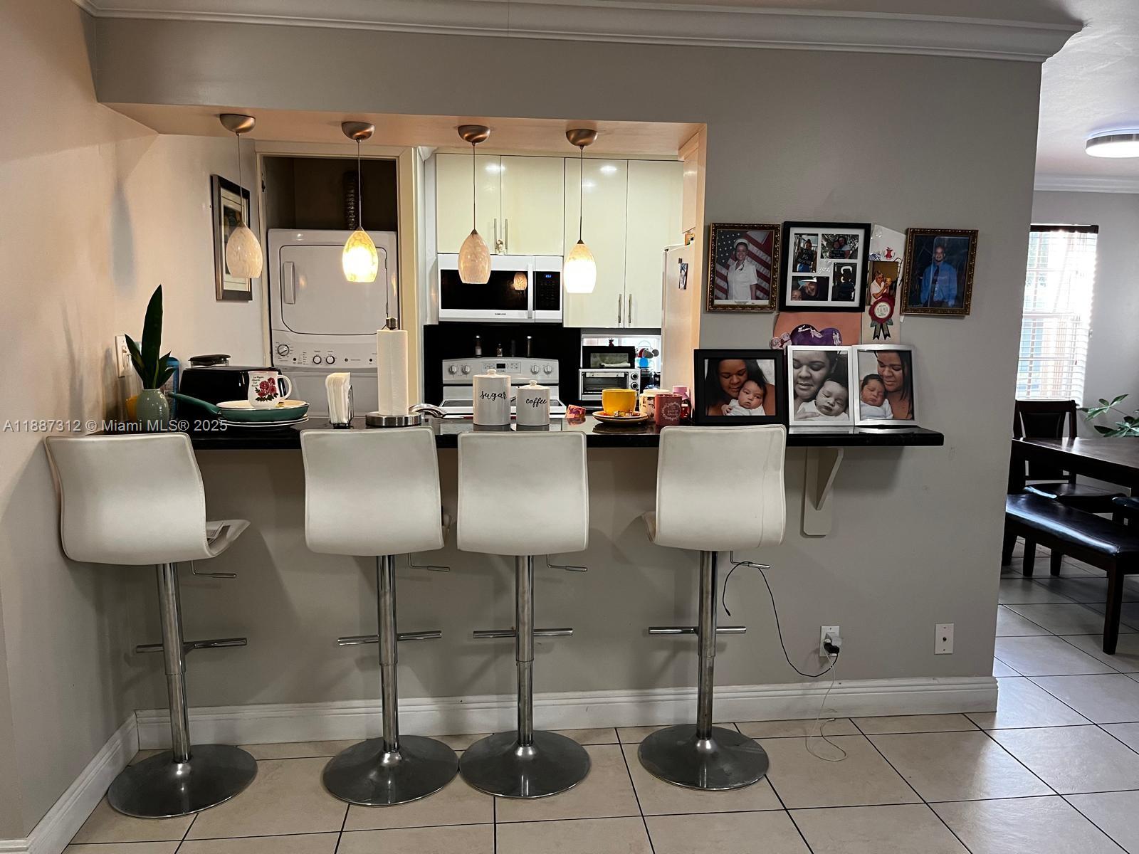 WINDMILL LAKES V CONDO - Residential