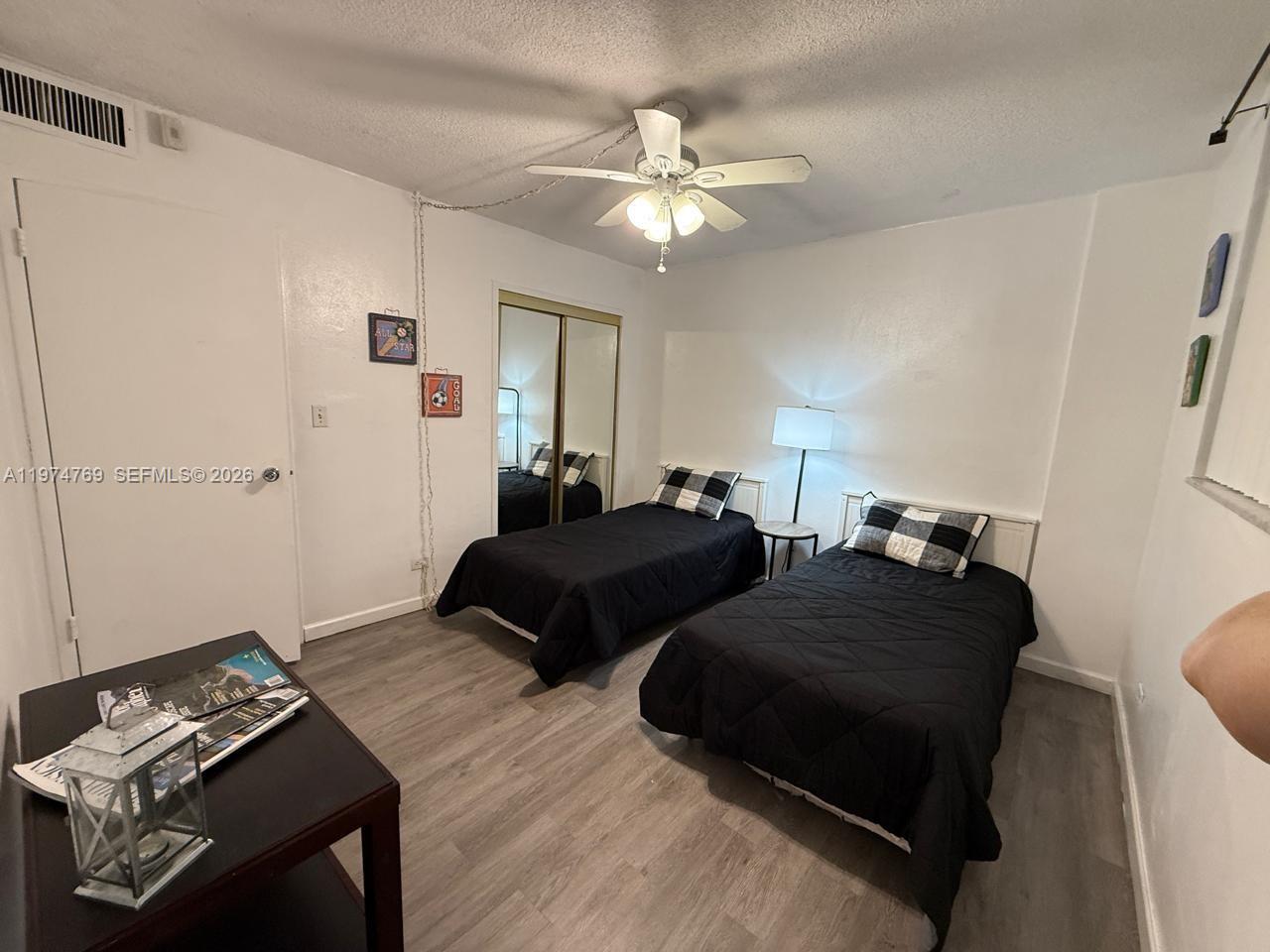 EASTERN SHORES WHITE HOUS - Residential Lease