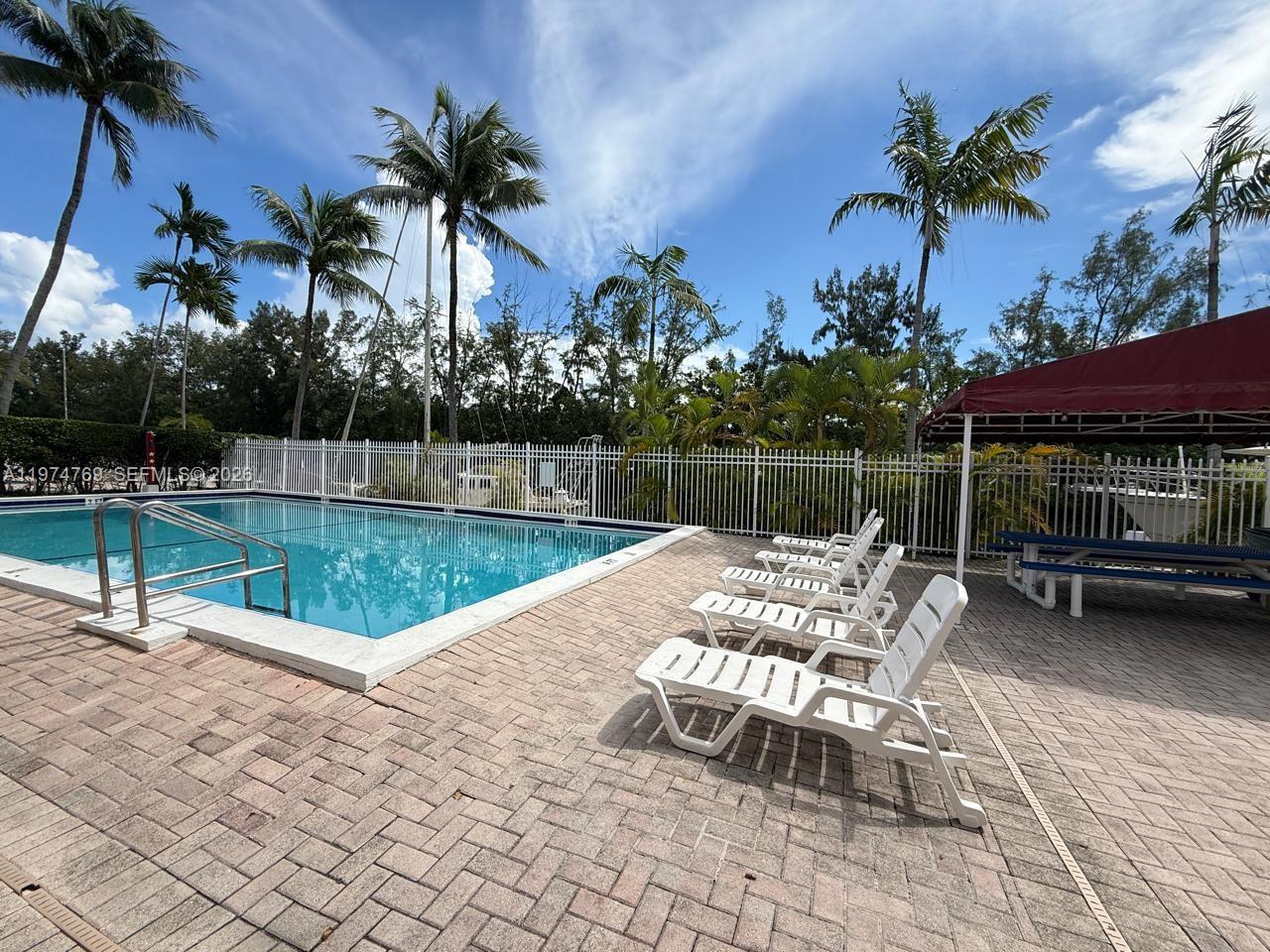 EASTERN SHORES WHITE HOUS - Residential Lease