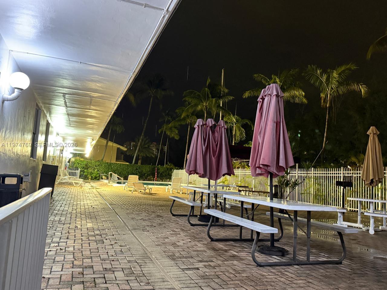 EASTERN SHORES WHITE HOUS - Residential Lease