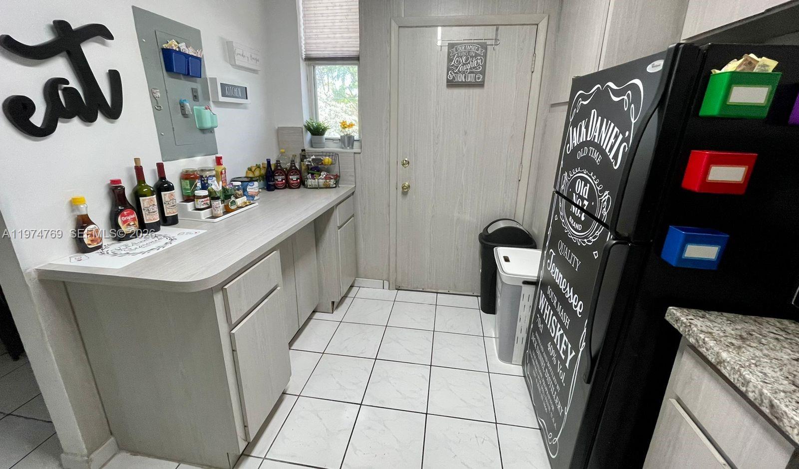 3660 NE 166th St 212