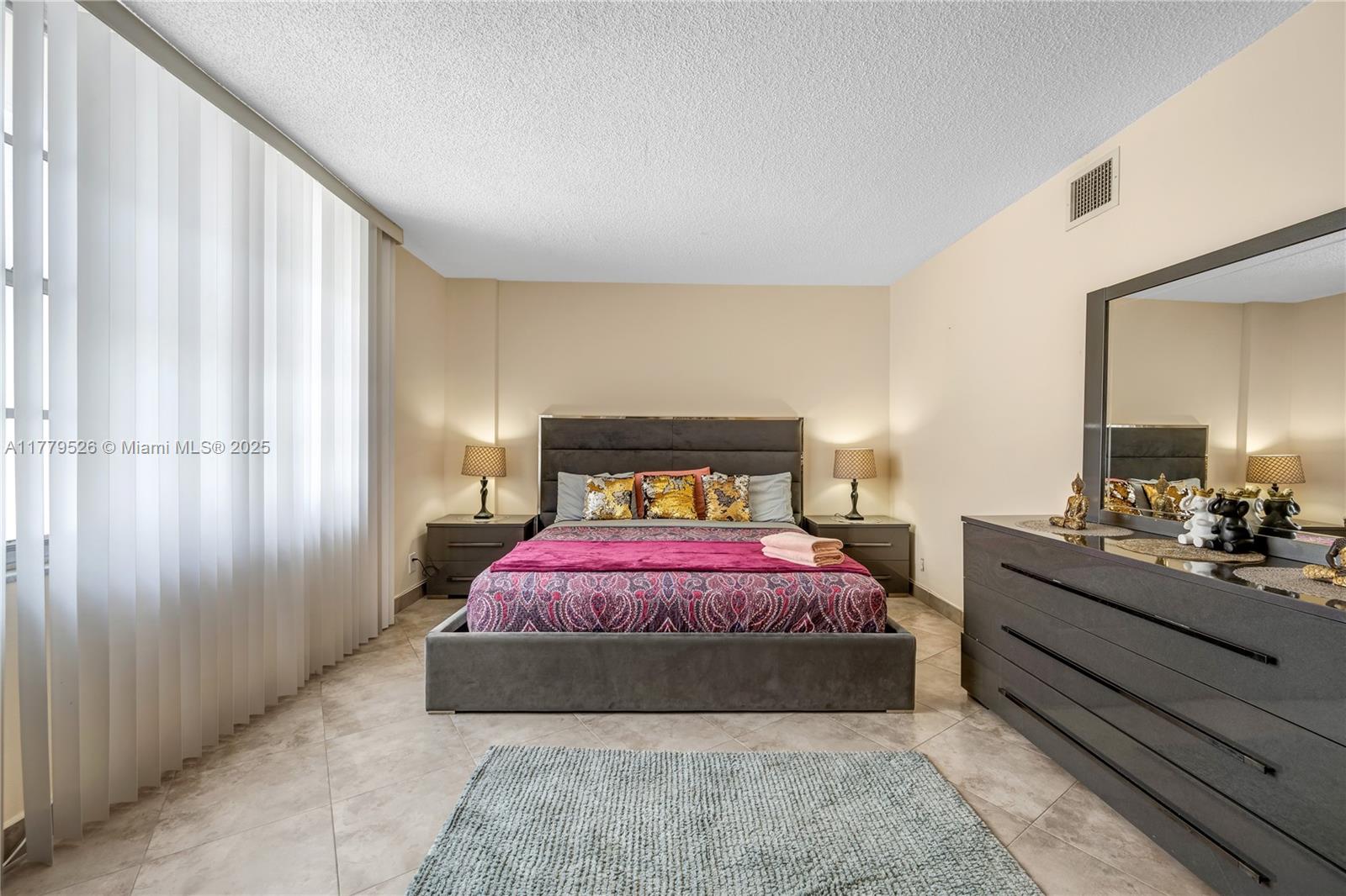 SEA AIR TOWERS CONDO - Residential Lease