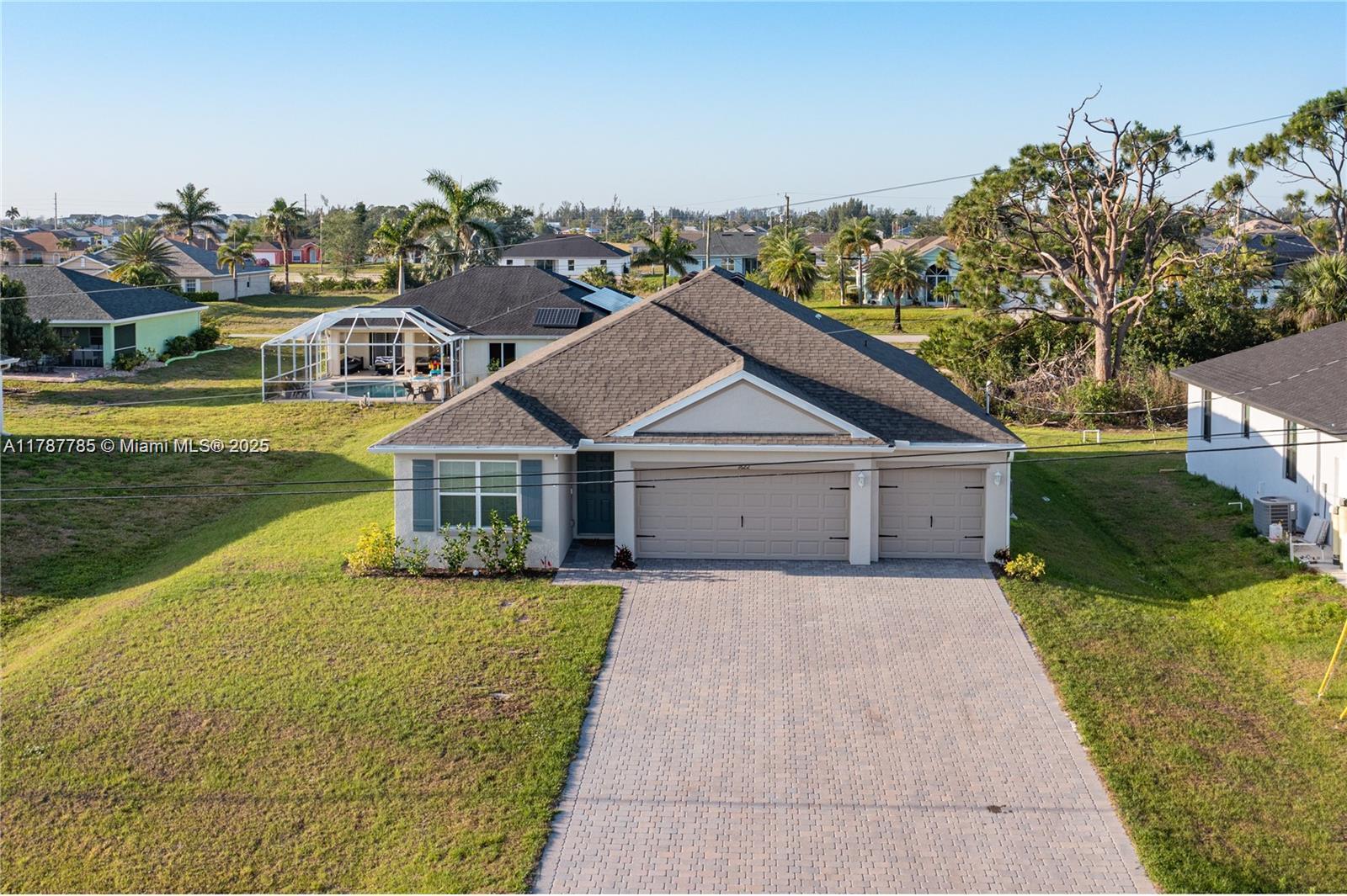 1622 Nw 3rd Pl 1622, Cape Coral, Lee County, Florida - 3 Bedrooms  
2 Bathrooms - 