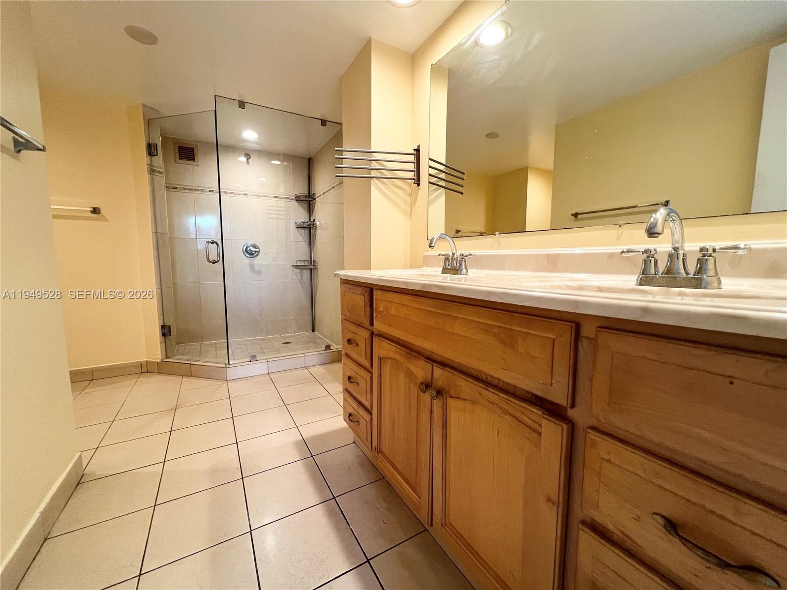 PLAZA TOWERS NORTH CONDO - Residential