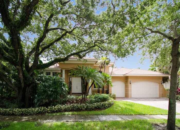 Hollywood Oaks - Residential