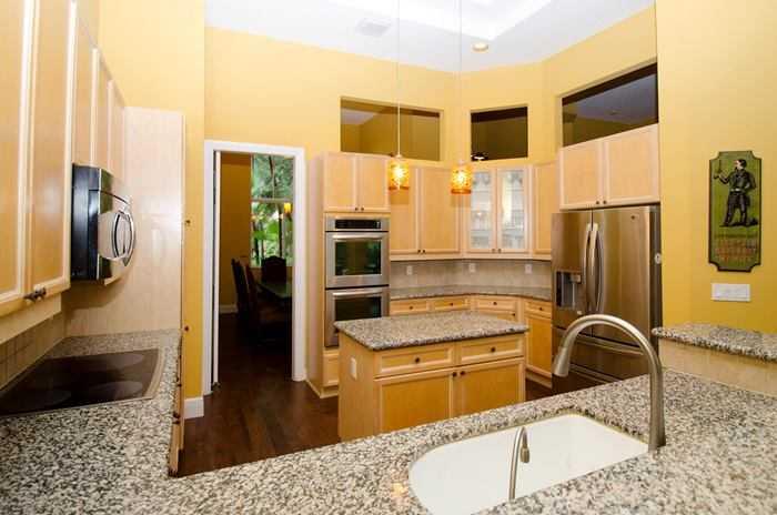 Hollywood Oaks - Residential
