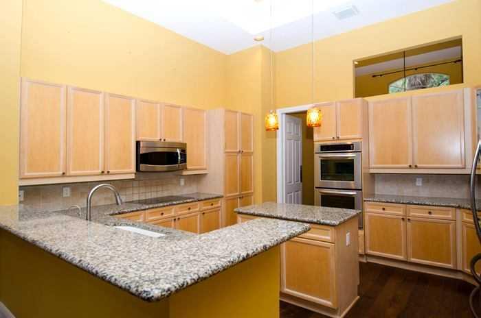 Hollywood Oaks - Residential