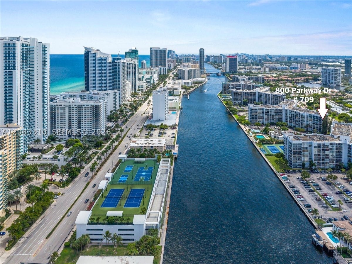 800 Parkview Dr 709, Hallandale Beach FL 33009