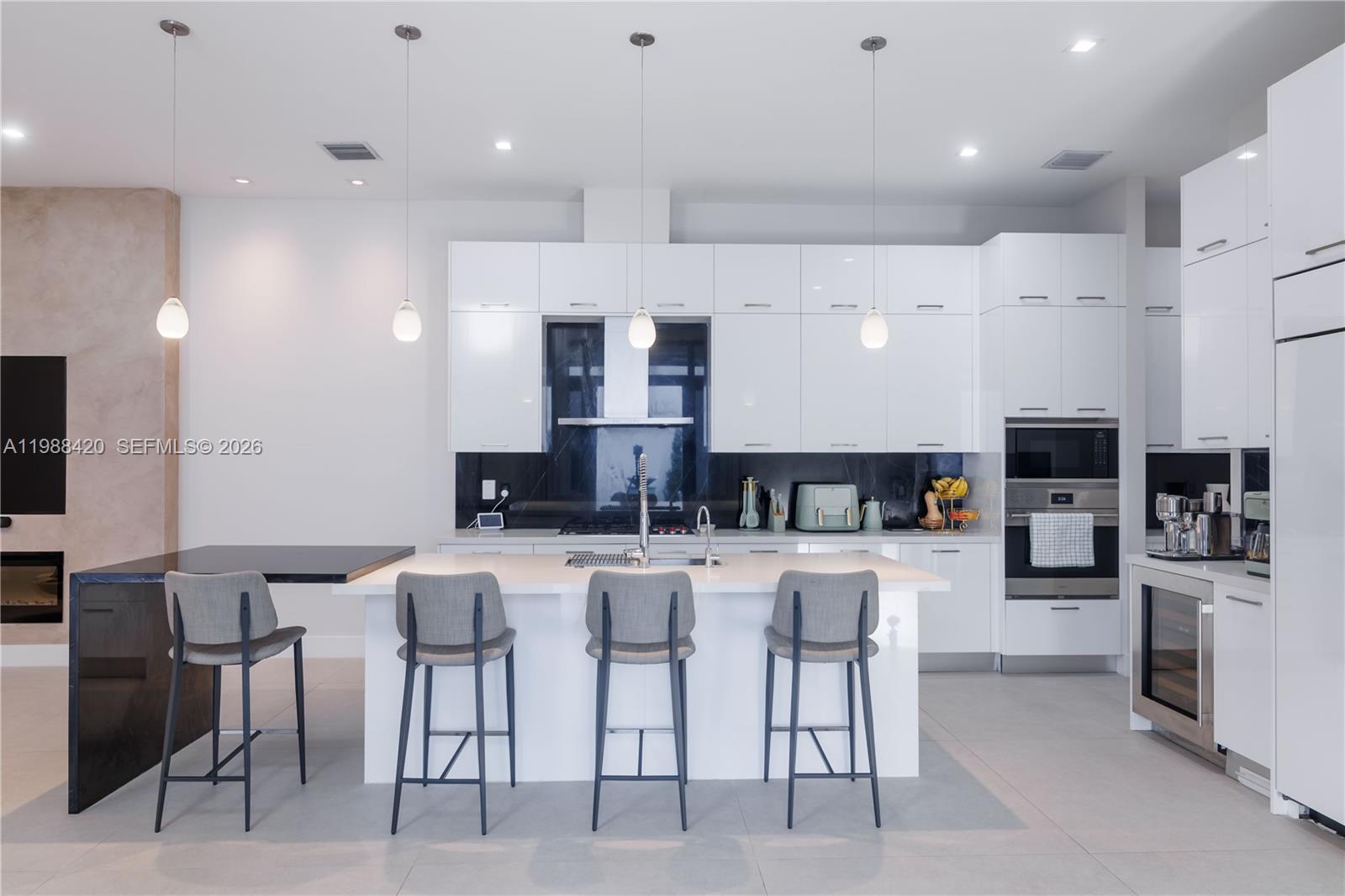 DOWNTOWN DORAL SOUTH PHAS - Residential