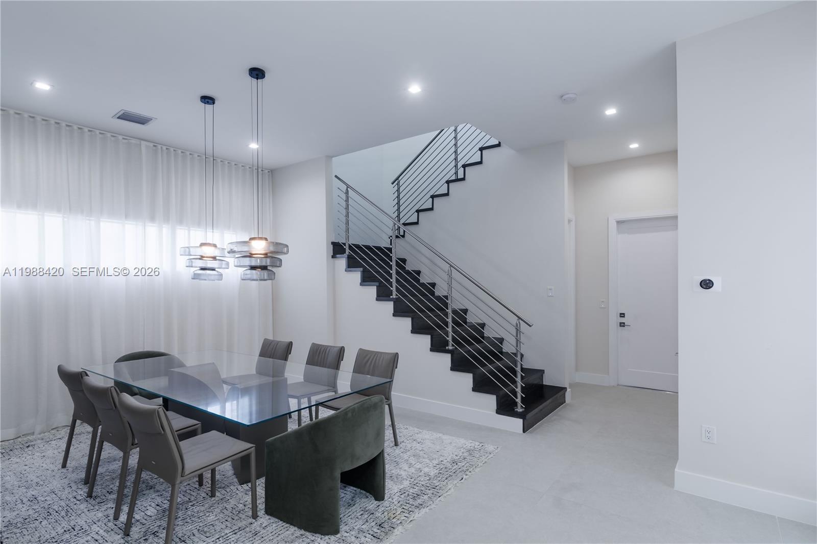 DOWNTOWN DORAL SOUTH PHAS - Residential