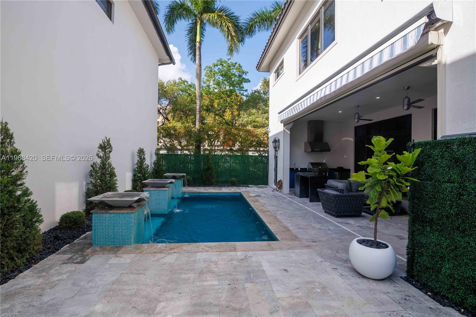 DOWNTOWN DORAL SOUTH PHAS - Residential