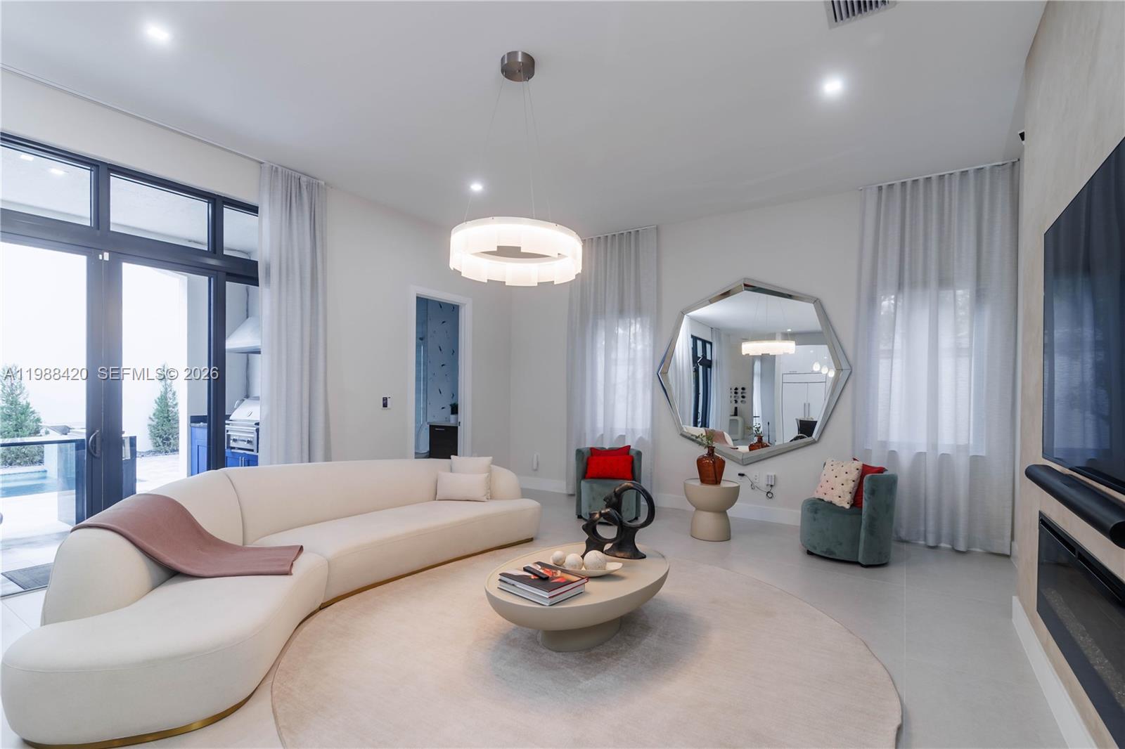 DOWNTOWN DORAL SOUTH PHAS - Residential