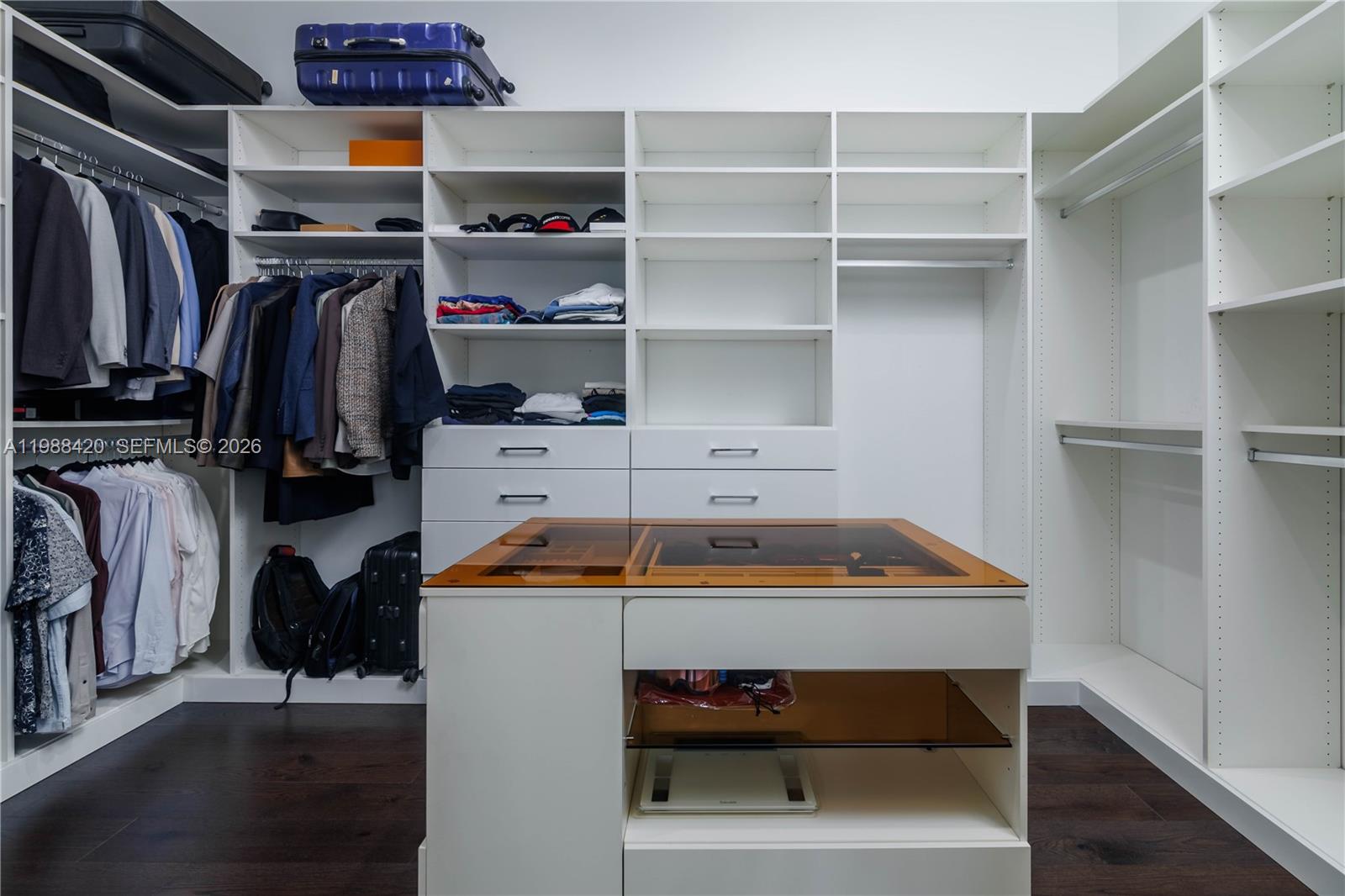 DOWNTOWN DORAL SOUTH PHAS - Residential