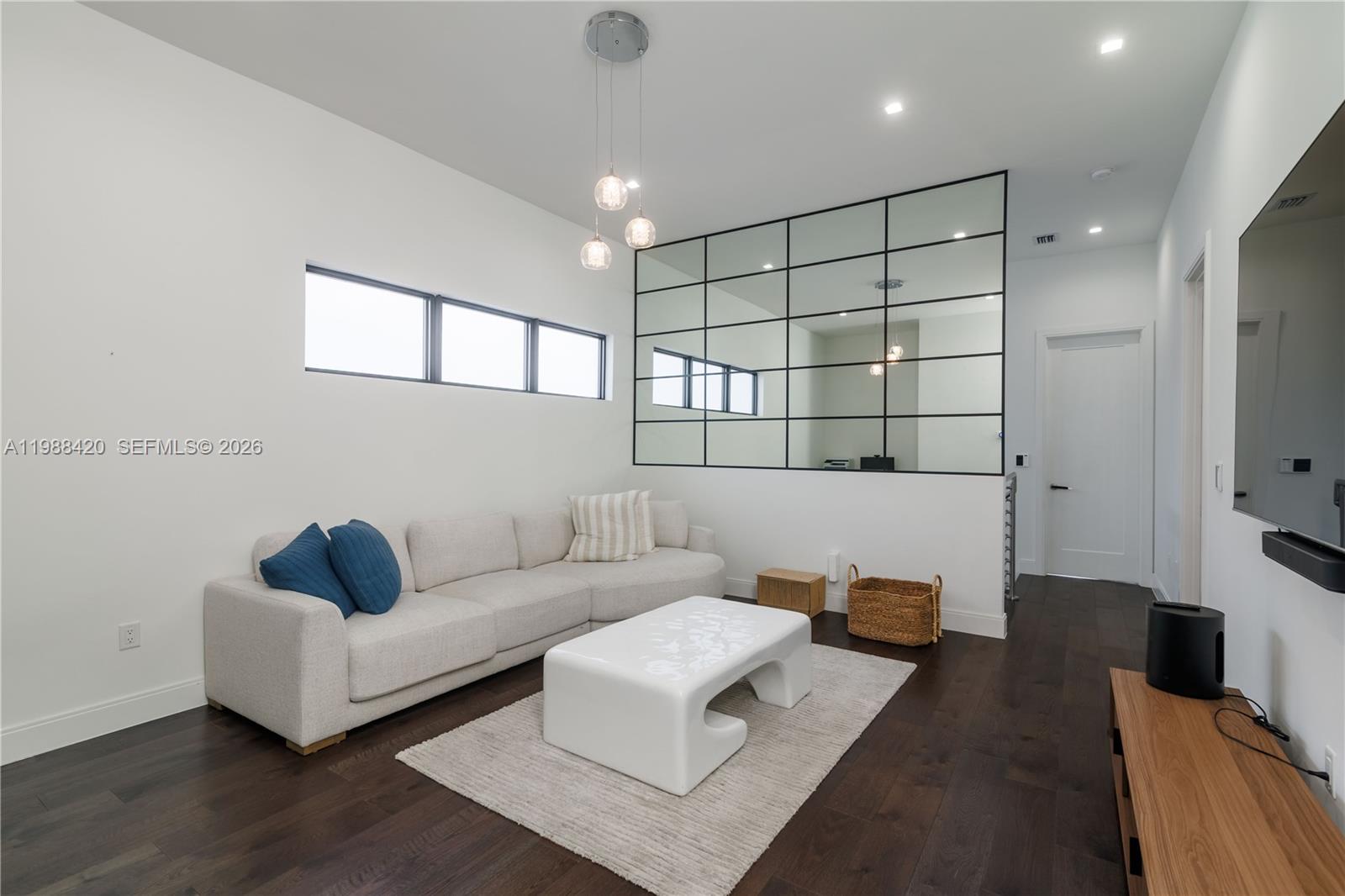 DOWNTOWN DORAL SOUTH PHAS - Residential