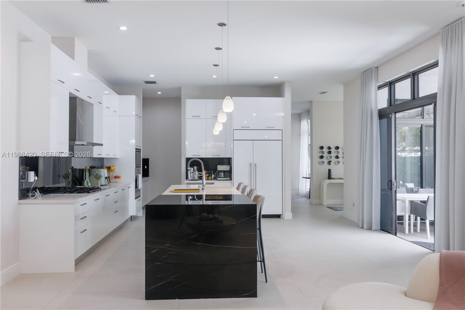 DOWNTOWN DORAL SOUTH PHAS - Residential