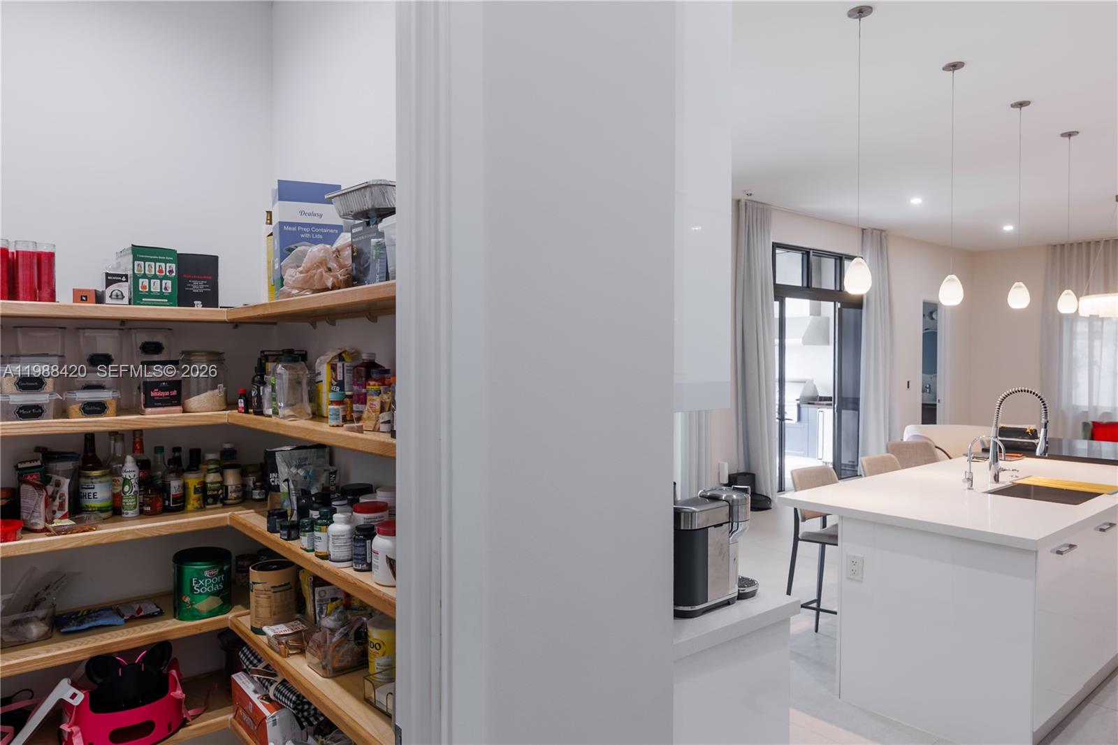 DOWNTOWN DORAL SOUTH PHAS - Residential