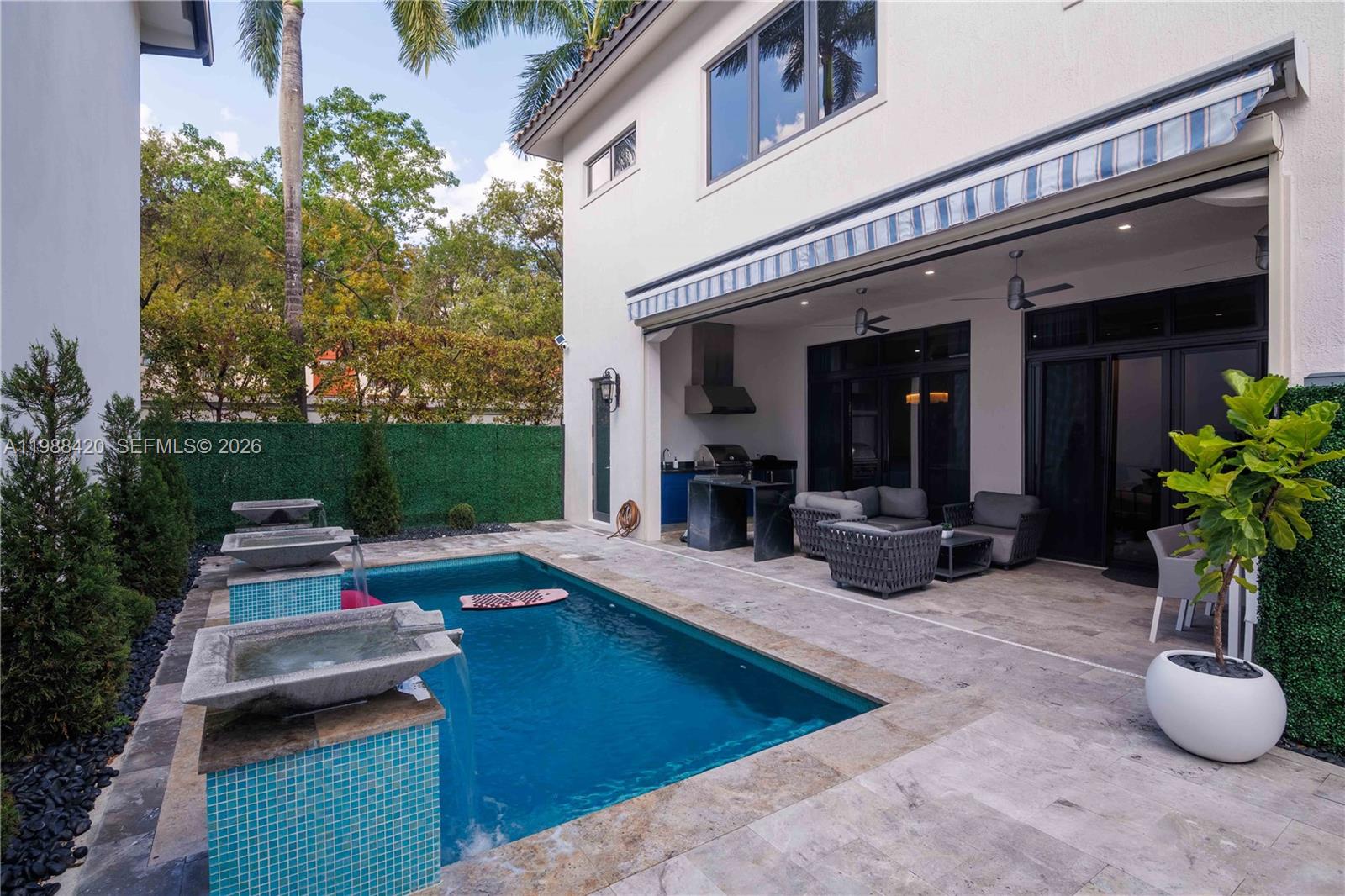 DOWNTOWN DORAL SOUTH PHAS - Residential