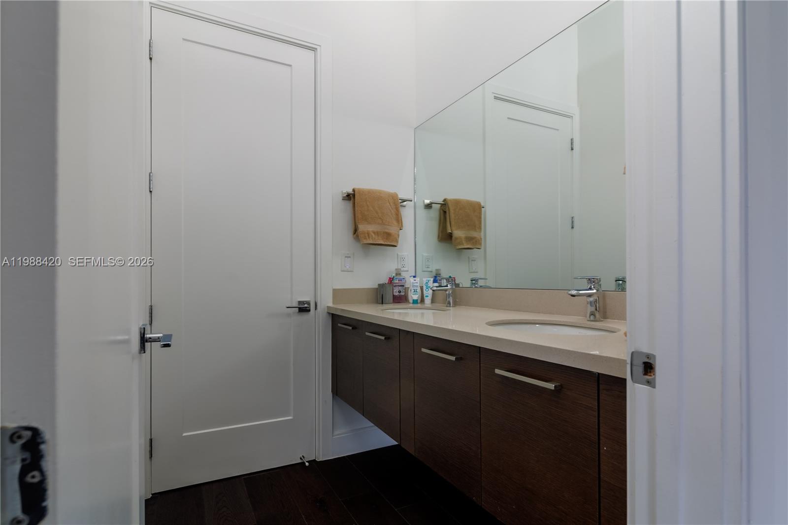 DOWNTOWN DORAL SOUTH PHAS - Residential