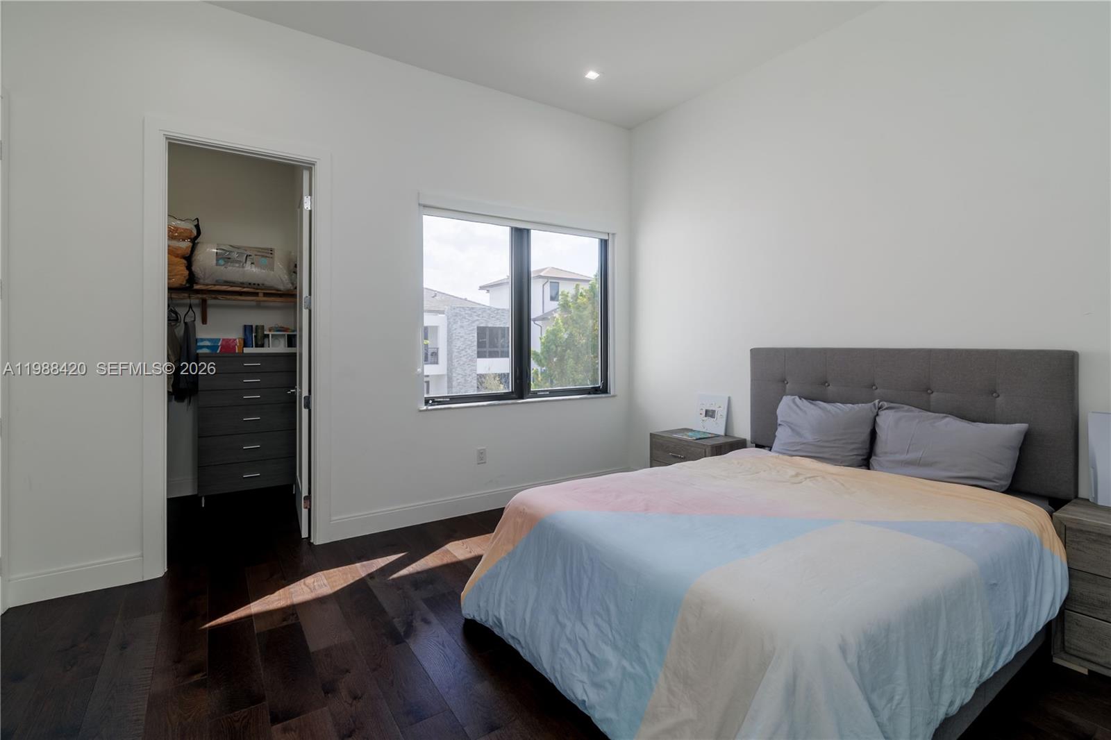 DOWNTOWN DORAL SOUTH PHAS - Residential