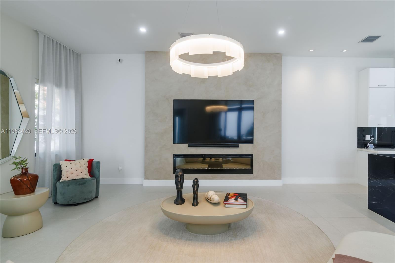 DOWNTOWN DORAL SOUTH PHAS - Residential