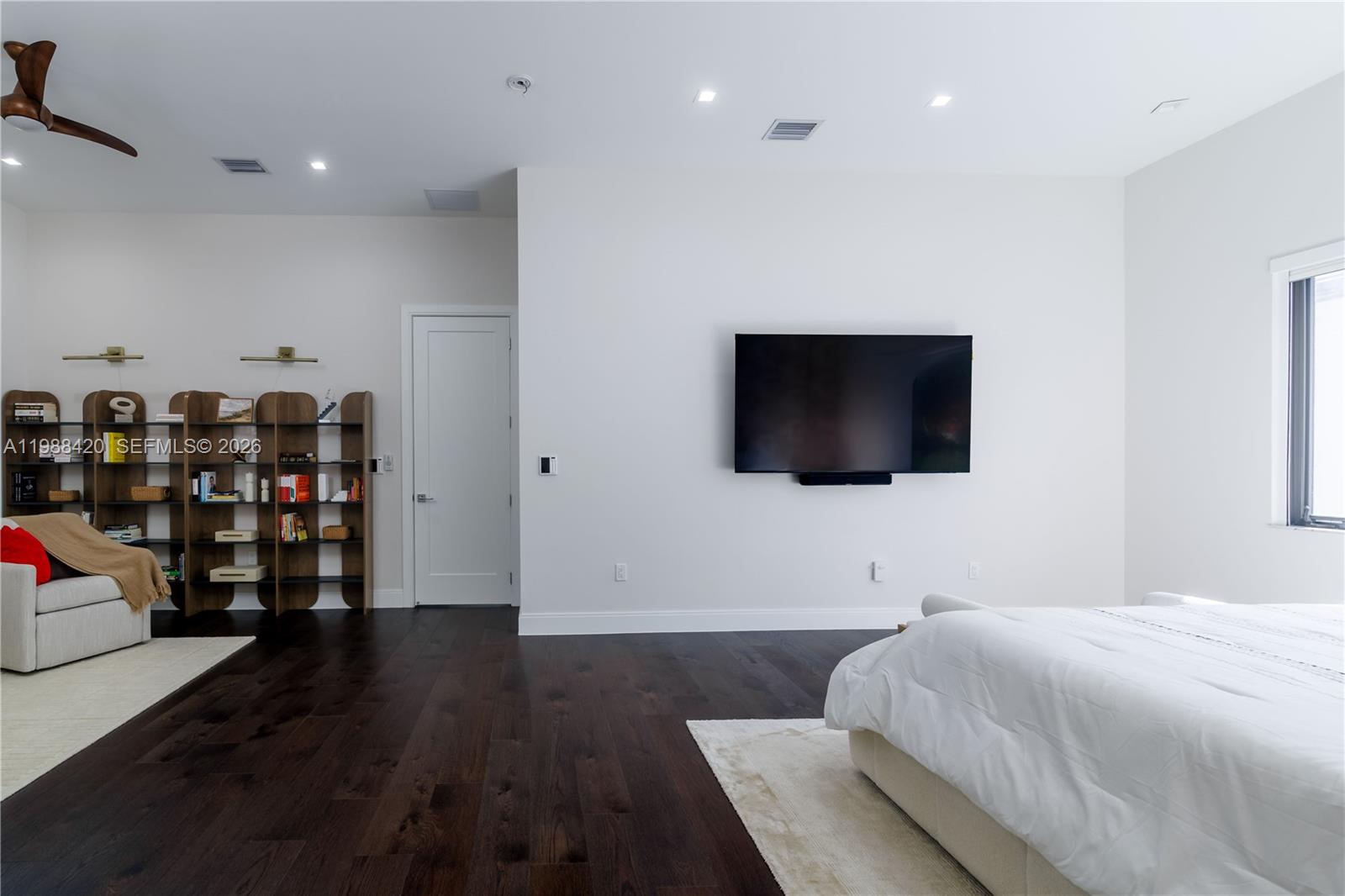 DOWNTOWN DORAL SOUTH PHAS - Residential