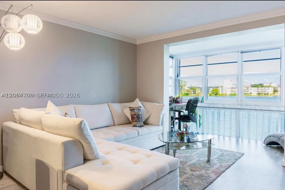 18555 NE 14th Ave 619, Miami FL 33179