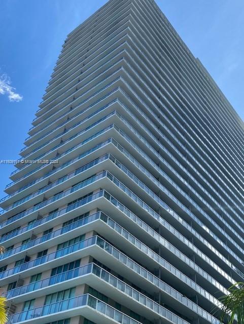 Very nice 1/1 with porcelain floor, stainless steel appliances, unobstructed view, huge balcony. UNIT HAS TWO PARKING SPOTS. Amenities include two swimming pool, Fitness Center, Social Room, Children area. Easy to show, call or text Listing Agent.