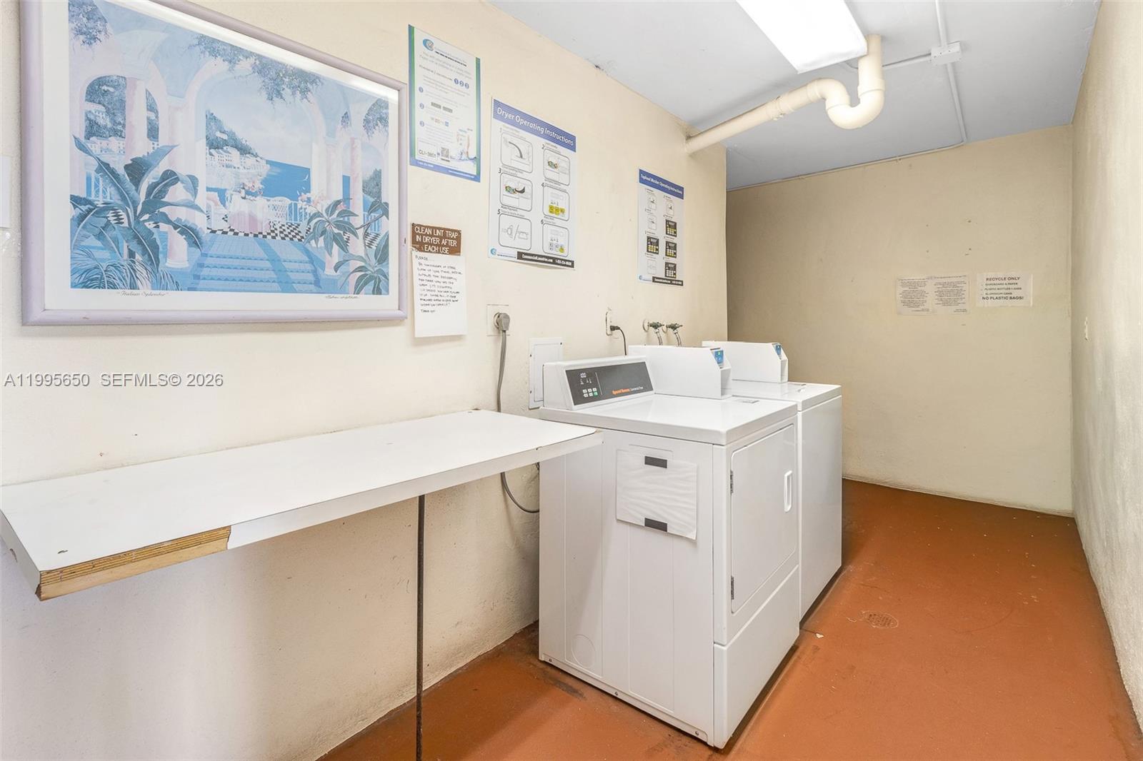 HOLLYBROOK GOLF AND - Residential