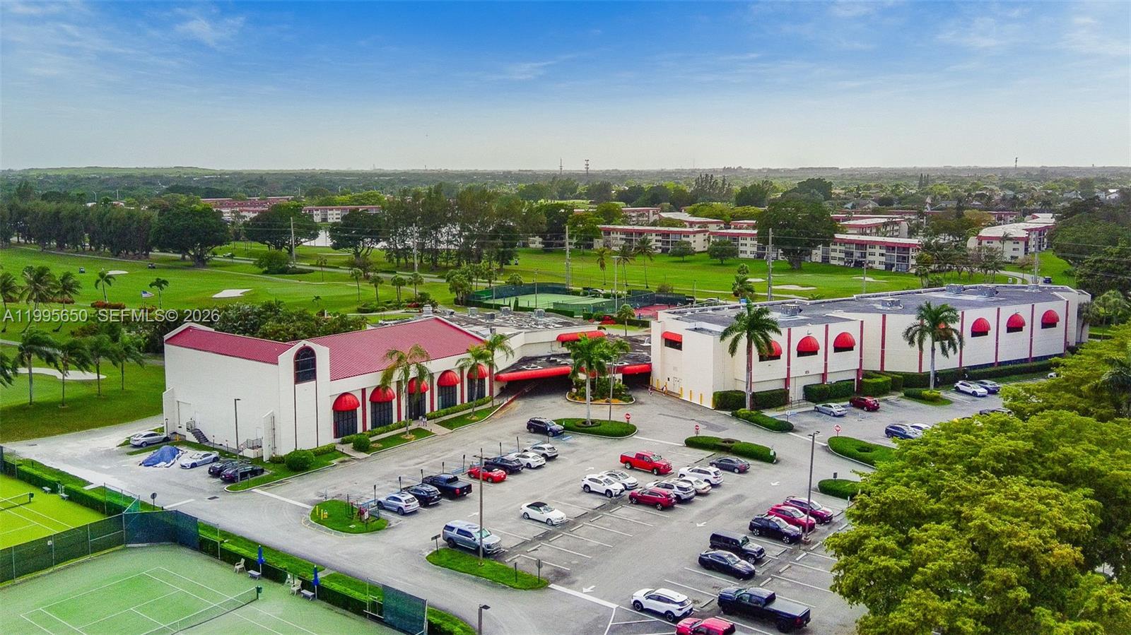 HOLLYBROOK GOLF AND - Residential