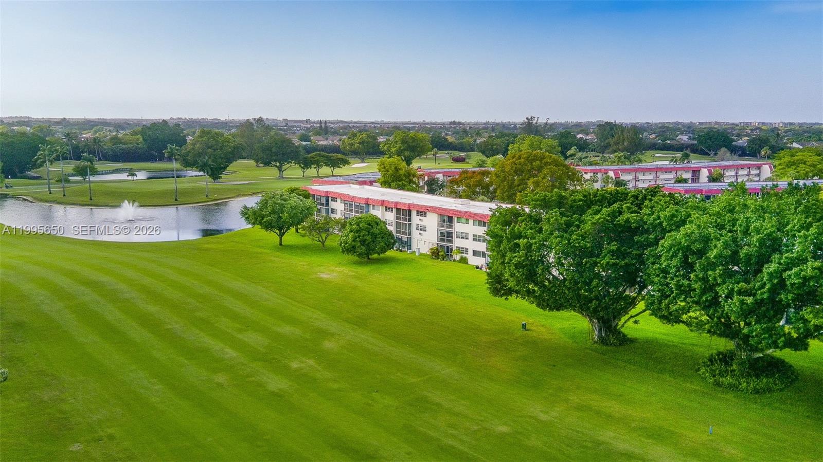 HOLLYBROOK GOLF AND - Residential