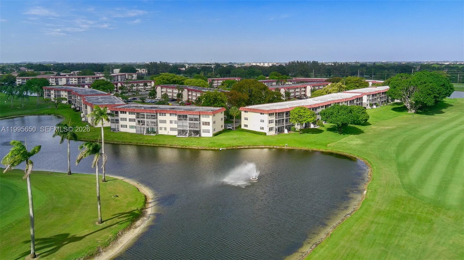 HOLLYBROOK GOLF AND - Residential