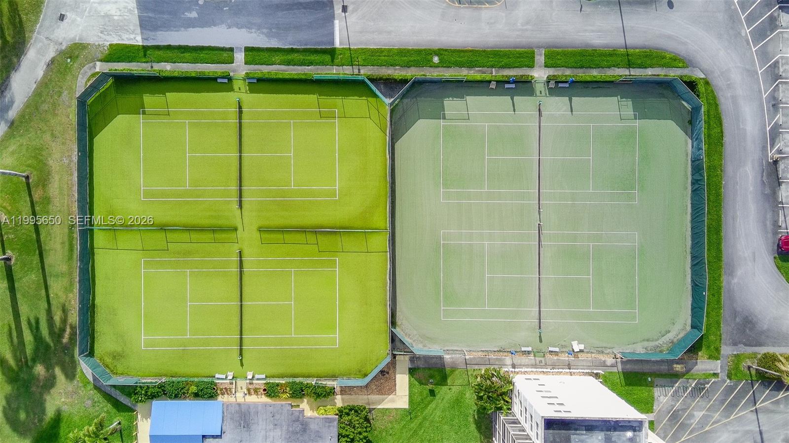 HOLLYBROOK GOLF AND - Residential