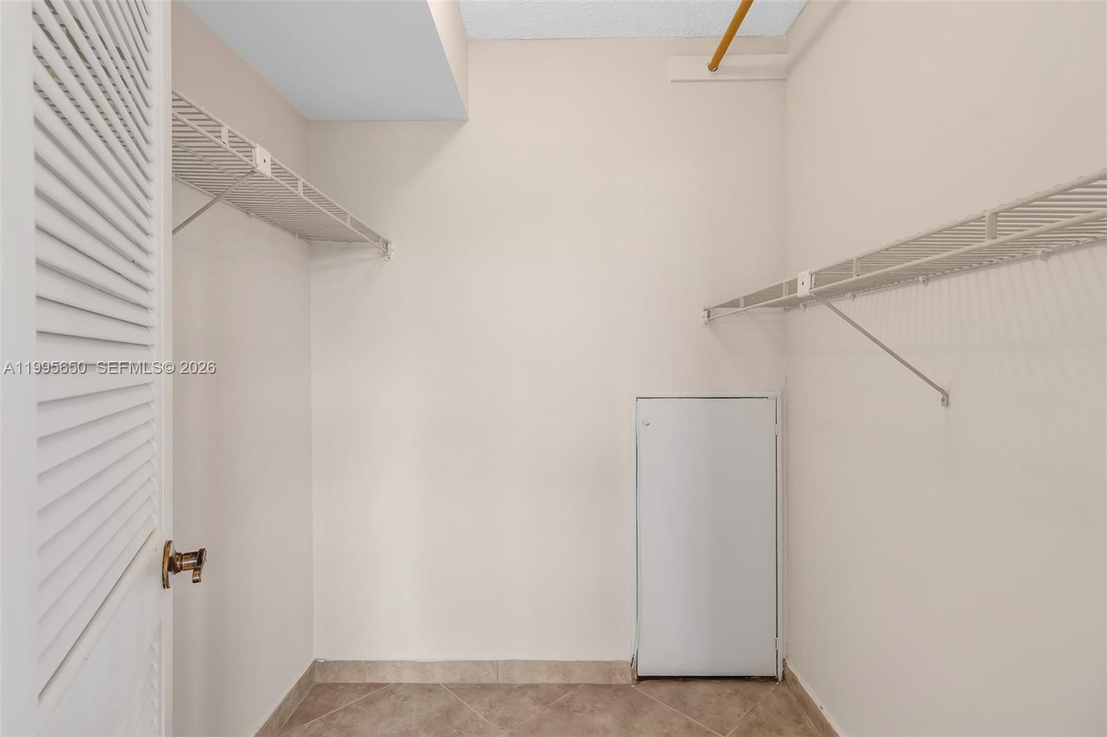 HOLLYBROOK GOLF AND - Residential