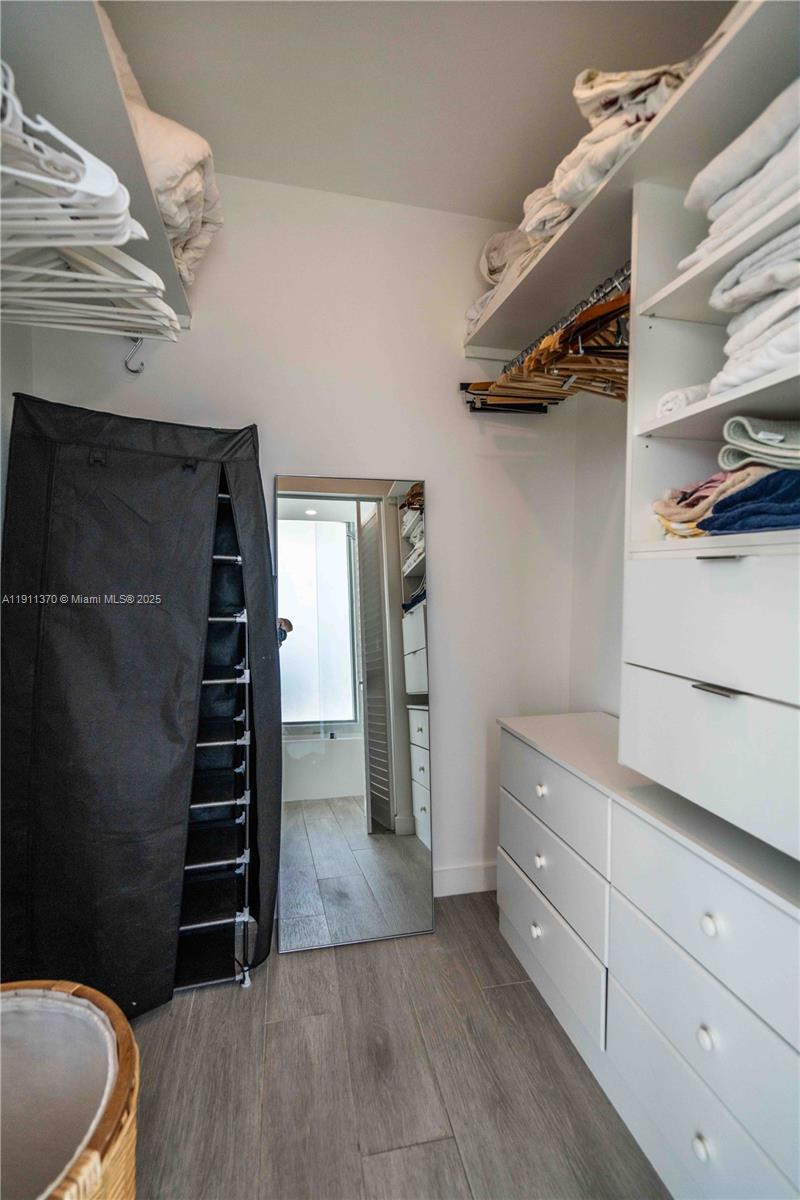 BISCAYNE BEACH SUB - Residential Lease