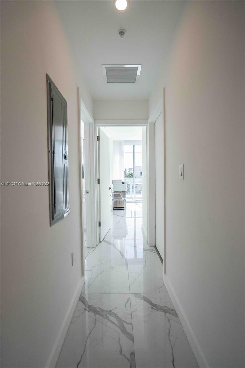 BISCAYNE BEACH SUB - Residential Lease