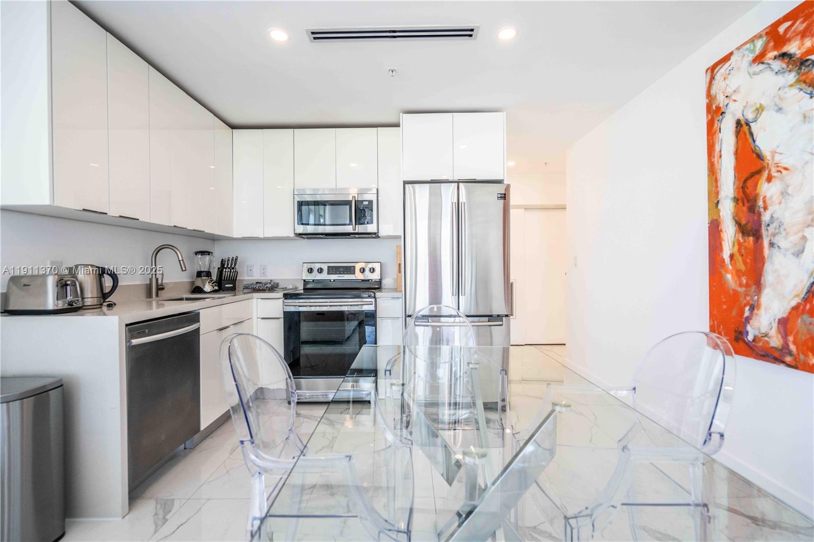 BISCAYNE BEACH SUB - Residential Lease