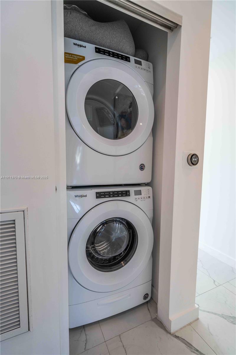 BISCAYNE BEACH SUB - Residential Lease