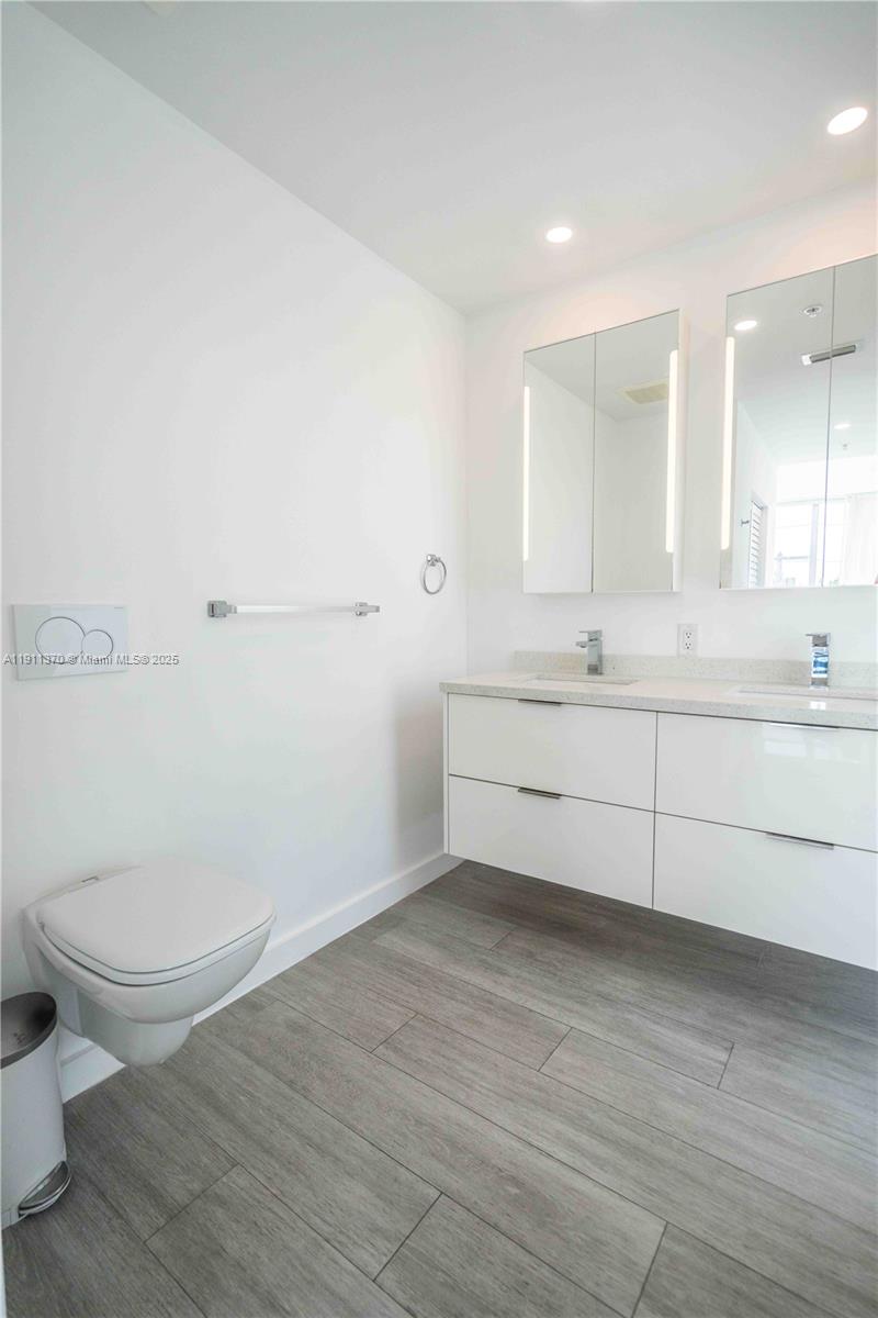 BISCAYNE BEACH SUB - Residential Lease