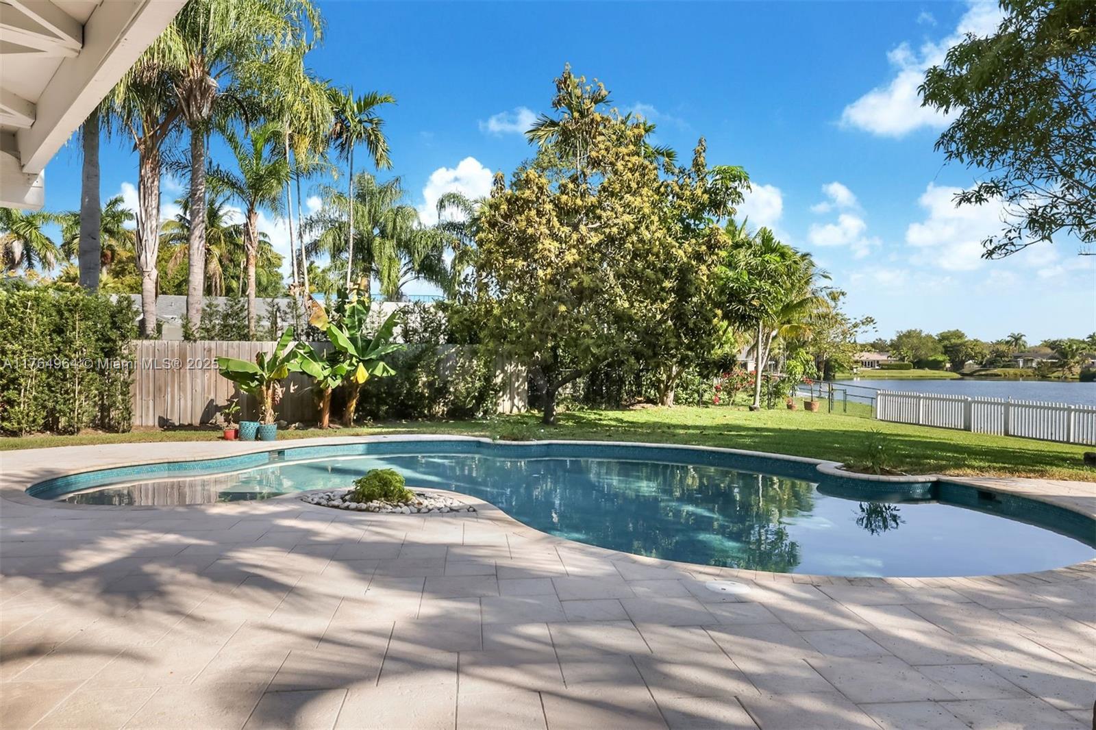 LAKE SHELDON - Residential