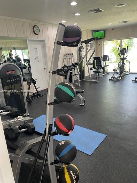 ROYAL BAHAMIAN WEST - Residential Lease