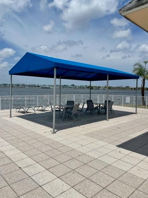 ROYAL BAHAMIAN WEST - Residential Lease