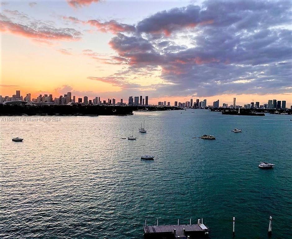 MIRADOR 1000 CONDO - Residential