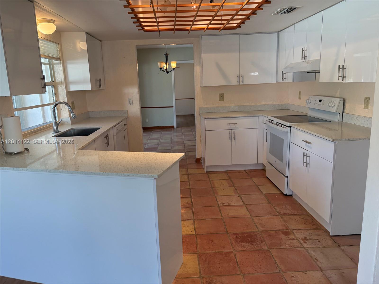 CAMPUS HEIGHTS - Residential